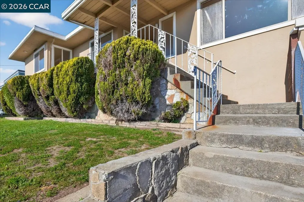 1374 Santa Clara Street Richmond CA 94804