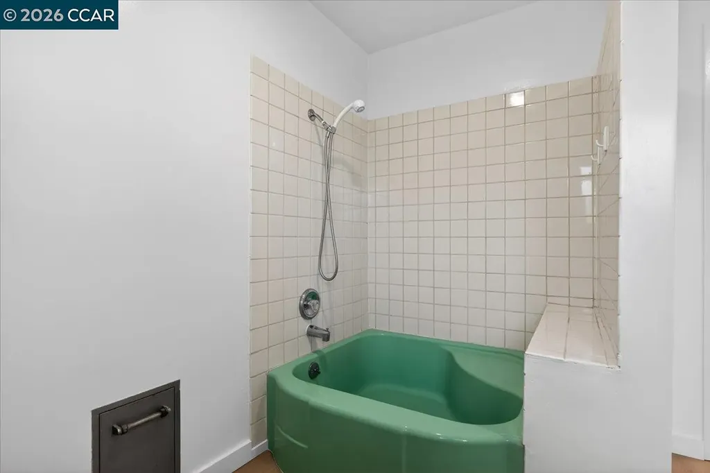 1374 Santa Clara Street Richmond CA 94804