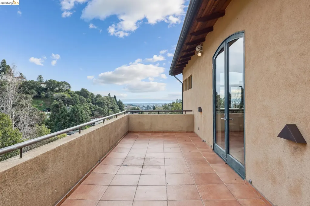 150 Vicente Road Berkeley CA 94705