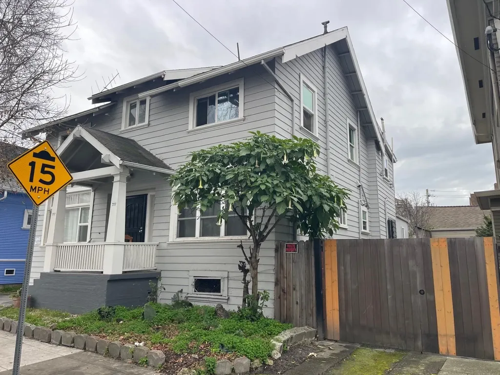 717 Brockhurst Street Oakland CA 94609