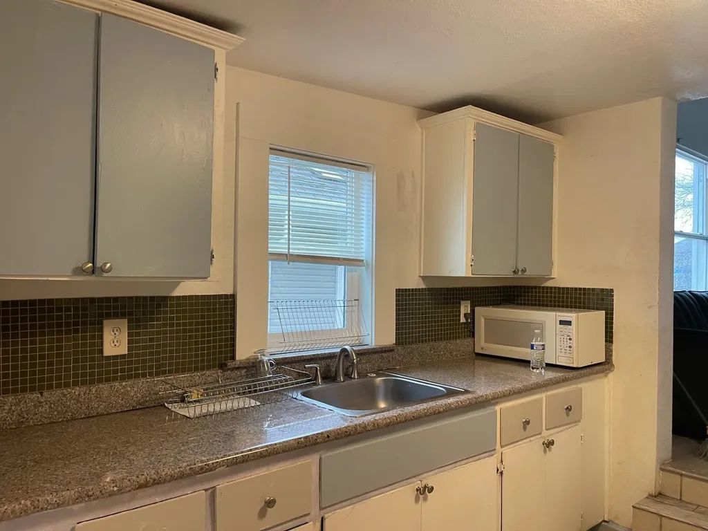 717 Brockhurst Street Oakland CA 94609
