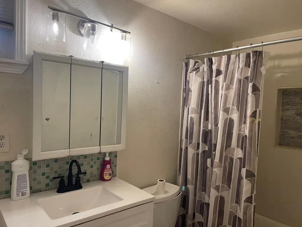 717 Brockhurst Street Oakland CA 94609