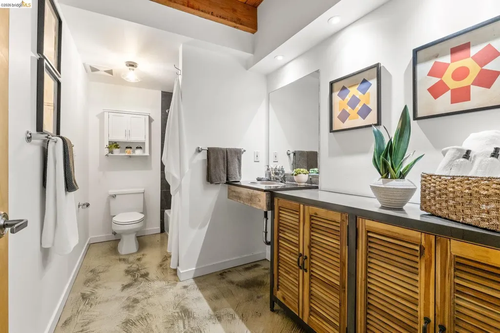 2875 Glascock Street Oakland CA 94601