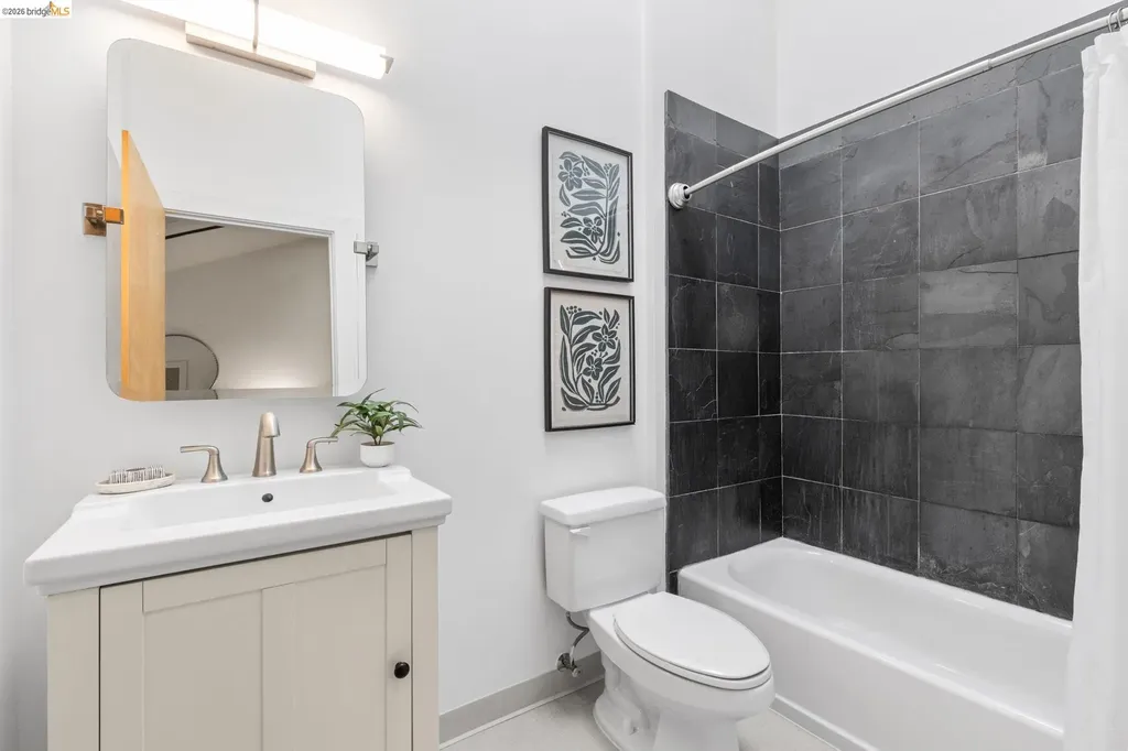 2875 Glascock Street Oakland CA 94601