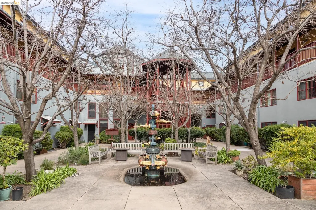 2875 Glascock Street Oakland CA 94601