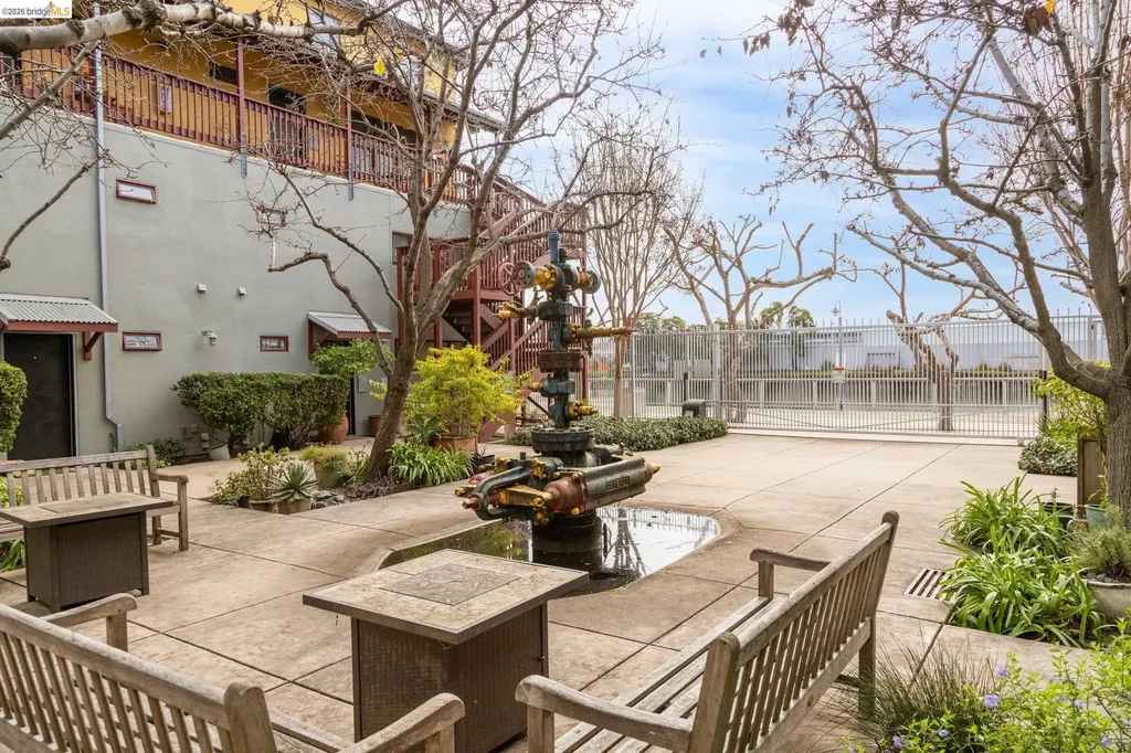2875 Glascock Street Oakland CA 94601