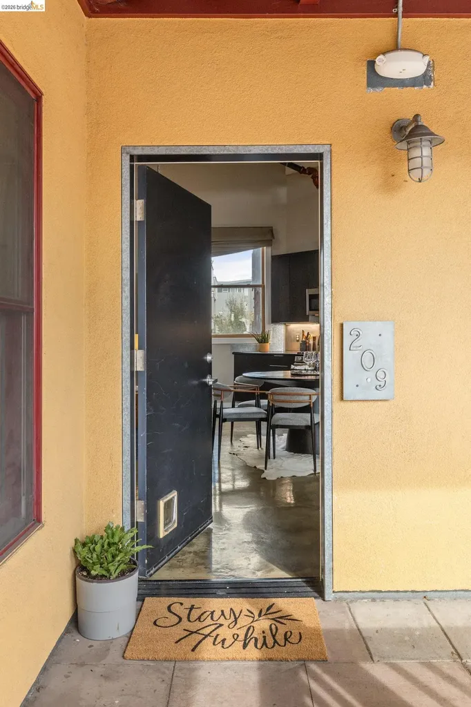 2875 Glascock Street Oakland CA 94601
