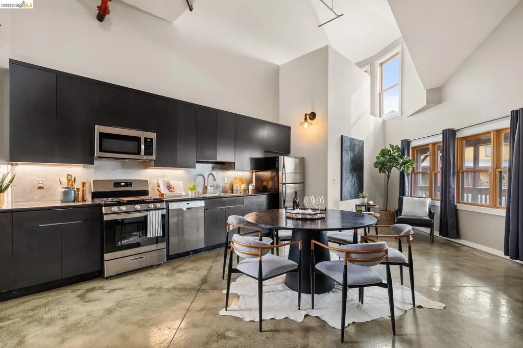 2875 Glascock Street Oakland CA 94601