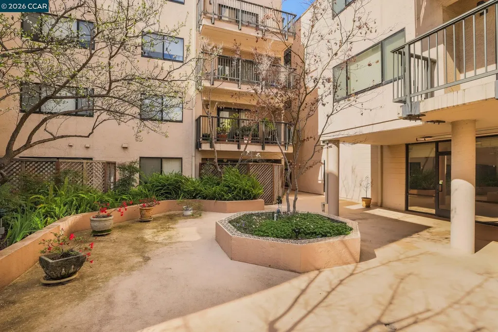 322 Hanover Avenue Oakland CA 94606