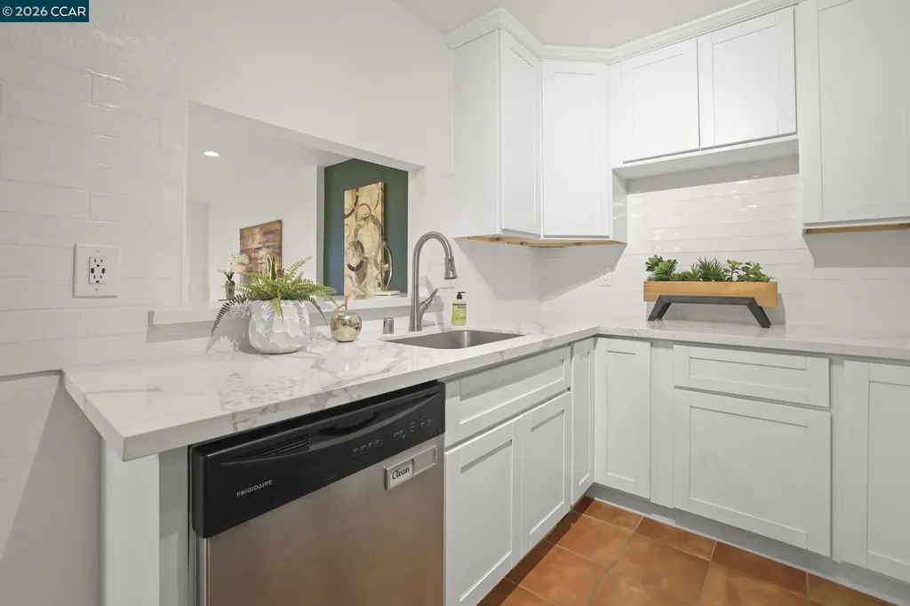 322 Hanover Avenue Oakland CA 94606