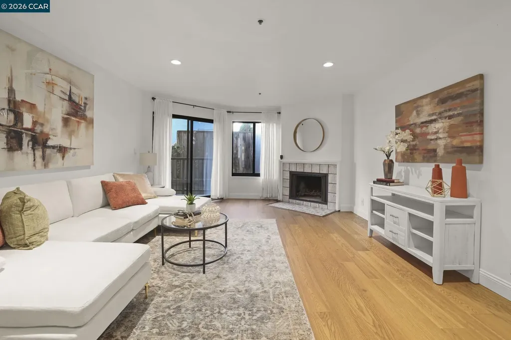 322 Hanover Avenue Oakland CA 94606