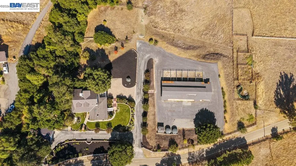 5280 Sheridan Road Sunol CA 94586