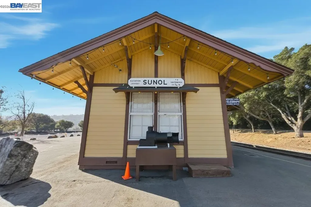 5280 Sheridan Road Sunol CA 94586