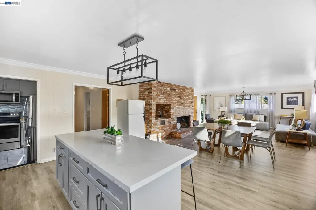 2245 Sol Street Castro Valley CA 94578