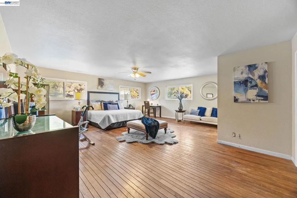 2245 Sol Street Castro Valley CA 94578