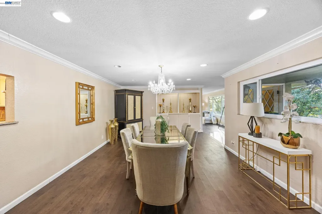 2245 Sol Street Castro Valley CA 94578