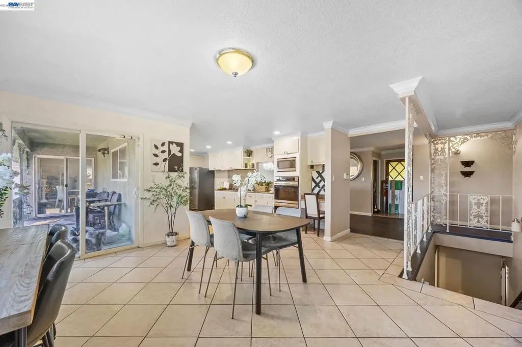 2245 Sol Street Castro Valley CA 94578
