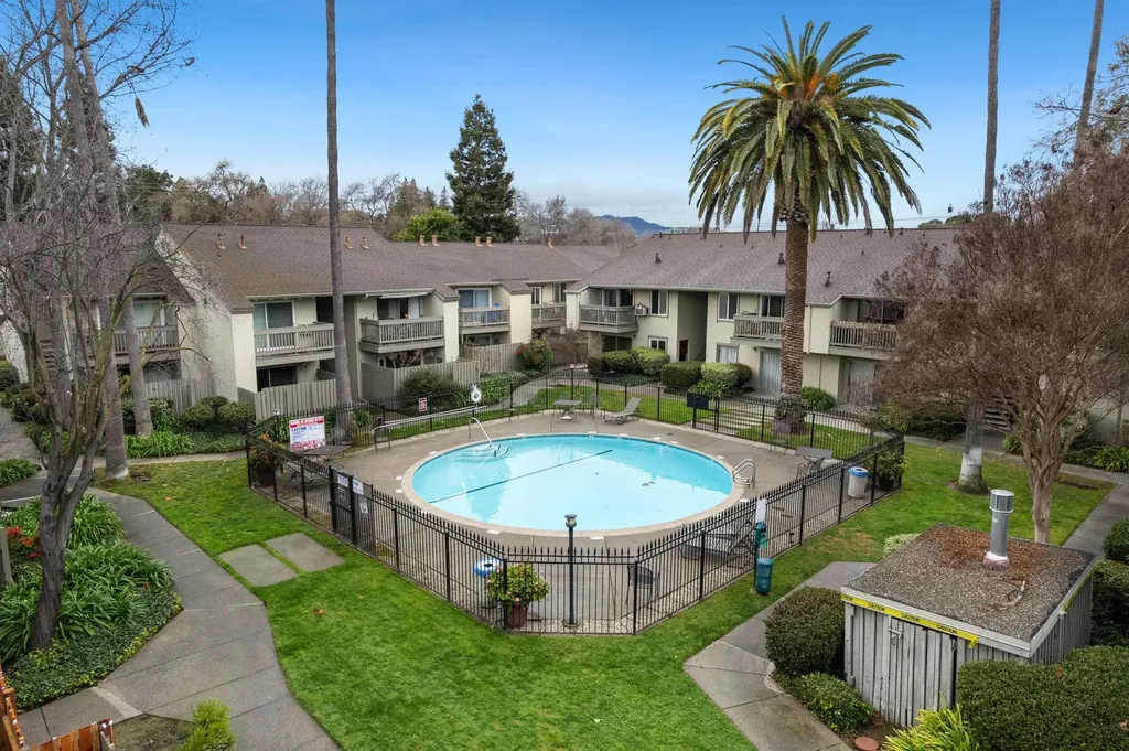 2562 Walnut Boulevard Walnut Creek CA 94596