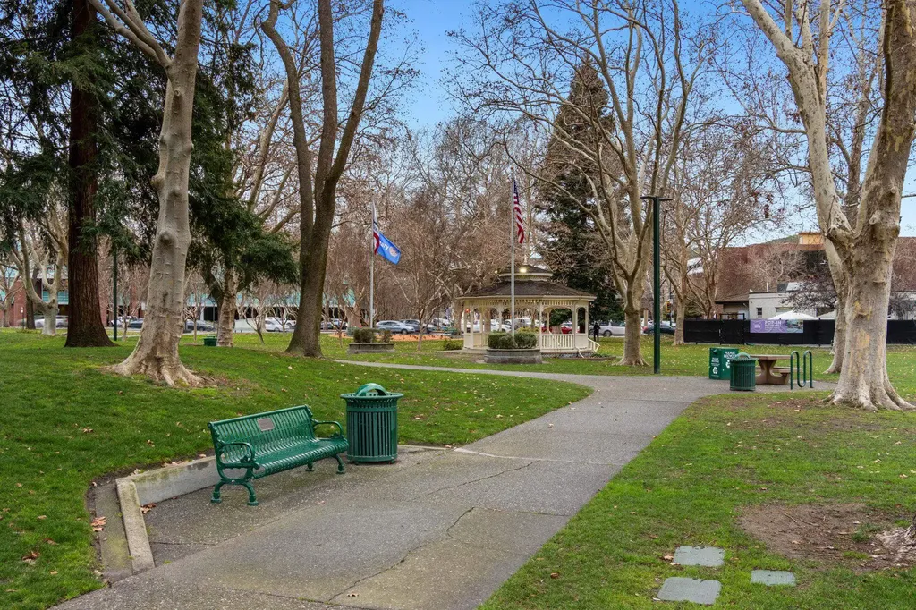2562 Walnut Boulevard Walnut Creek CA 94596
