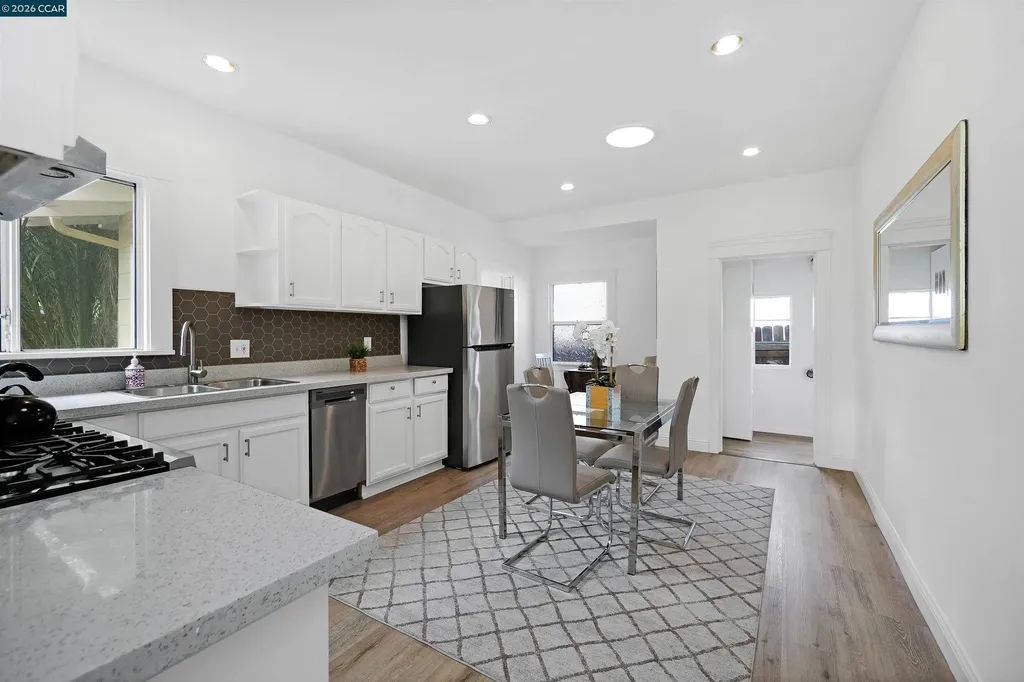 2011 Rosedale Avenue Oakland CA 94601