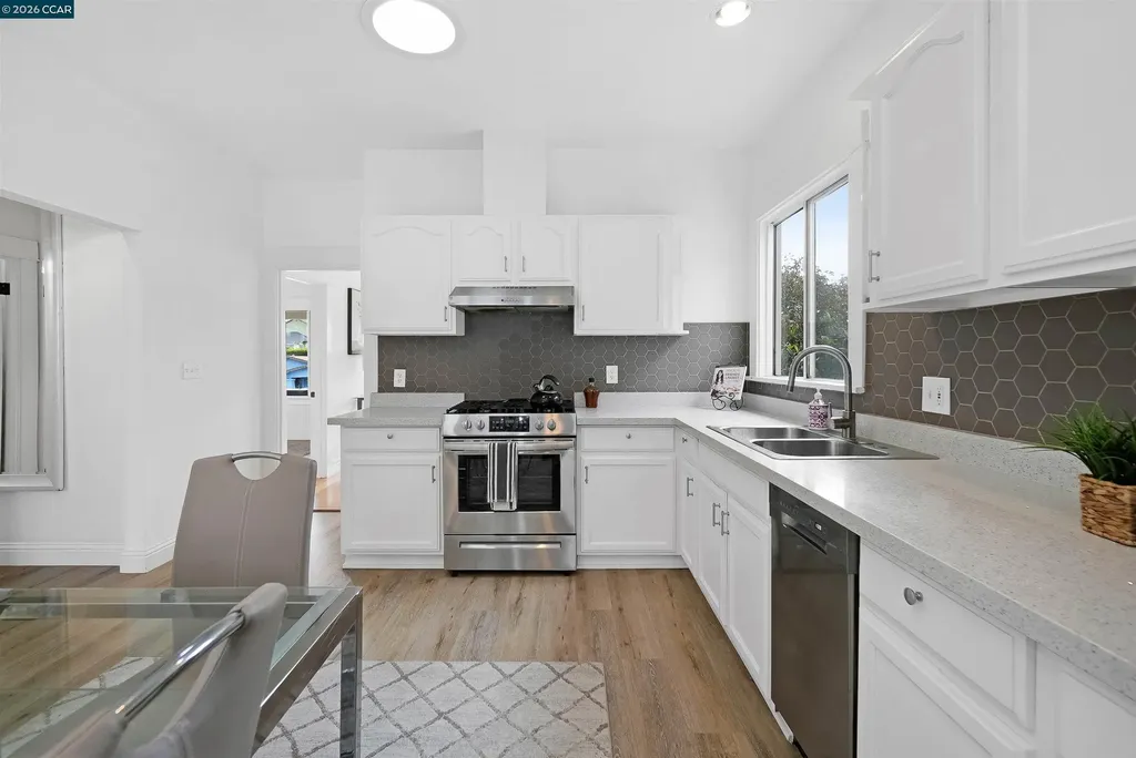 2011 Rosedale Avenue Oakland CA 94601
