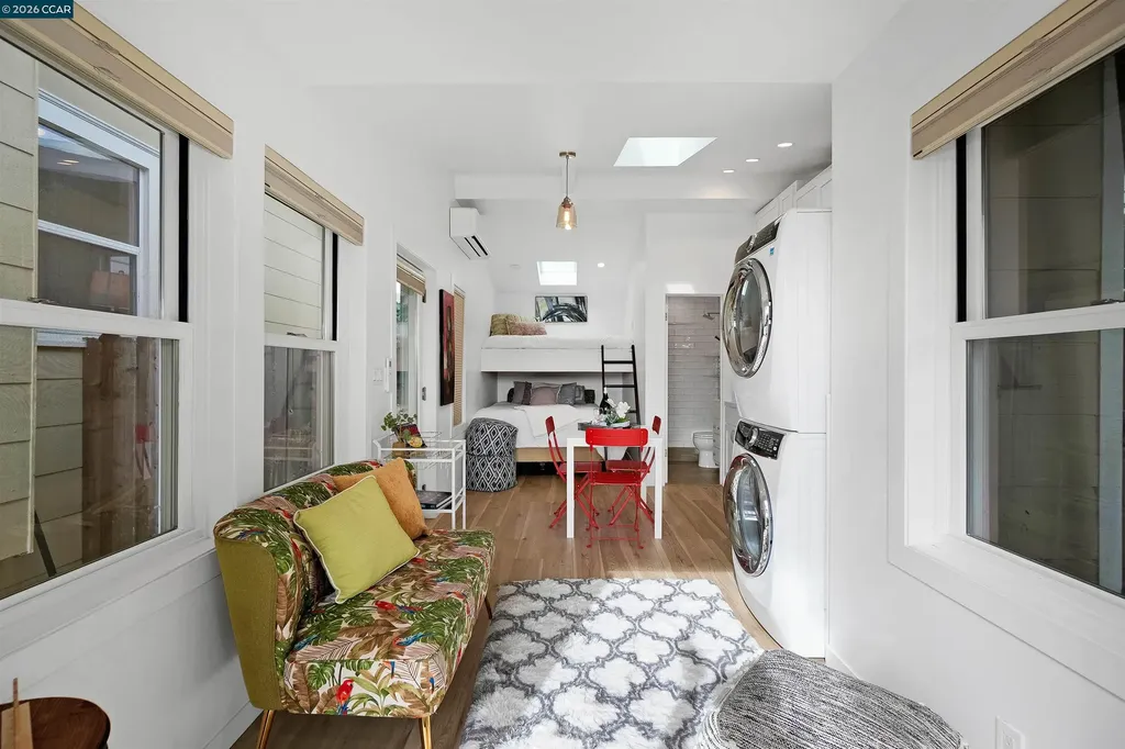 2011 Rosedale Avenue Oakland CA 94601