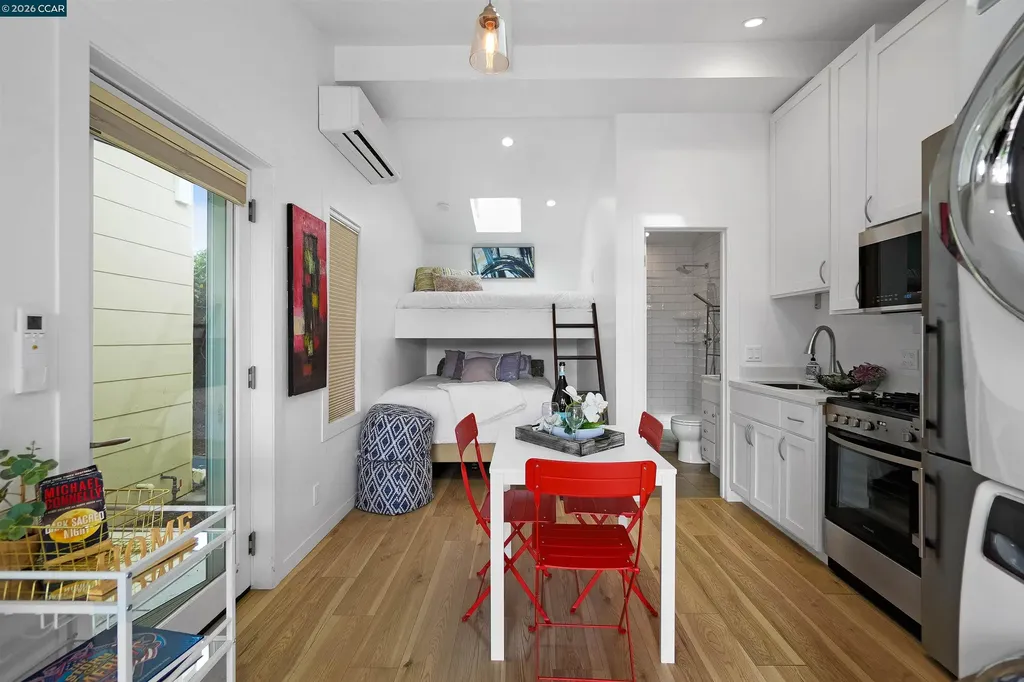 2011 Rosedale Avenue Oakland CA 94601
