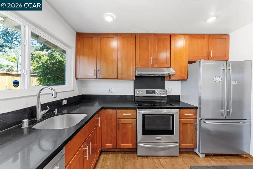 1566 Mann Drive Pinole CA 94564