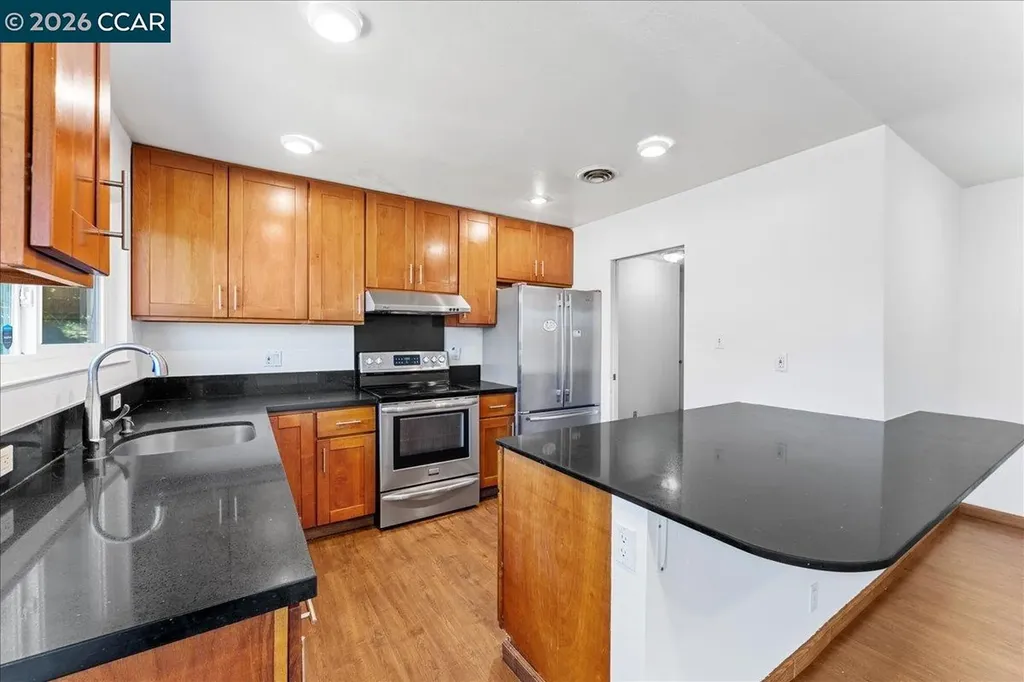 1566 Mann Drive Pinole CA 94564