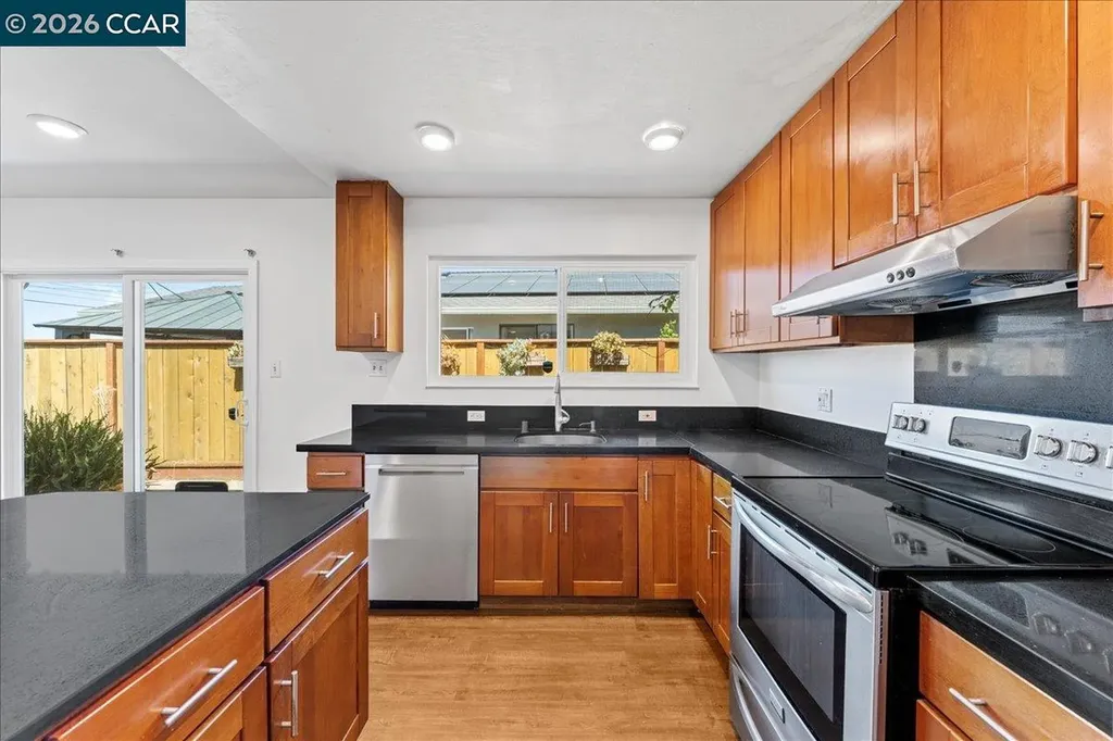 1566 Mann Drive Pinole CA 94564