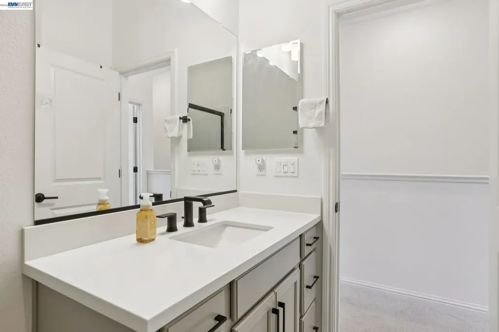 2870 Derbyline Lane Alameda CA 94501