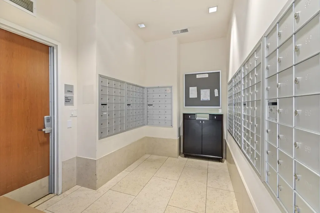 585 9th Street Oakland CA 94607