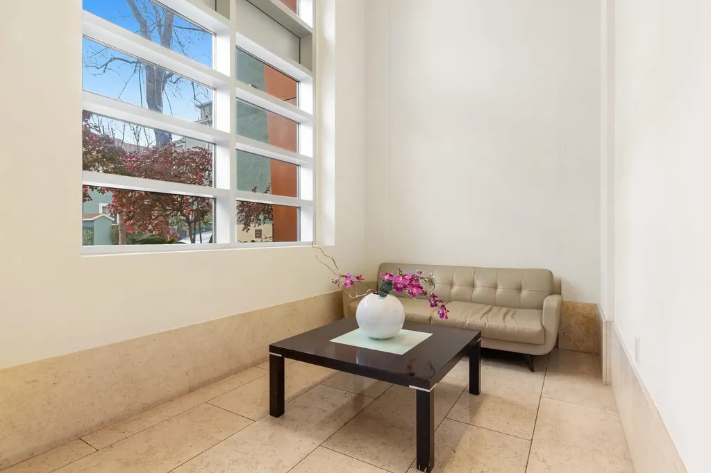585 9th Street Oakland CA 94607