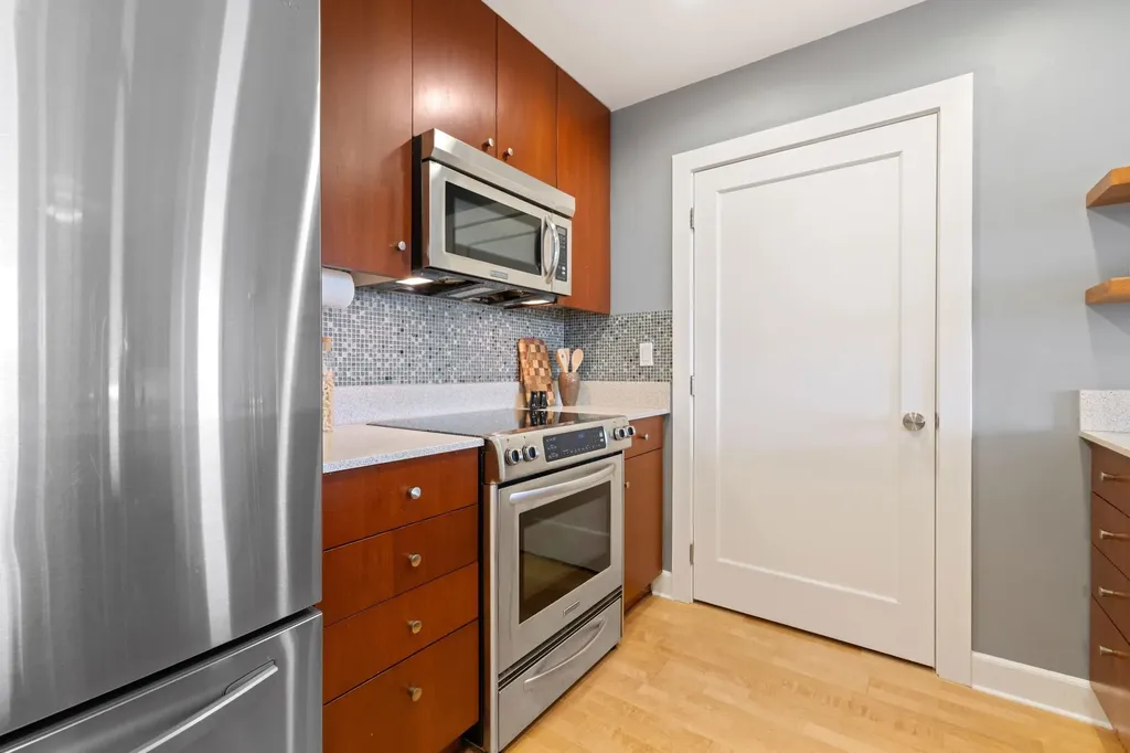 585 9th Street Oakland CA 94607