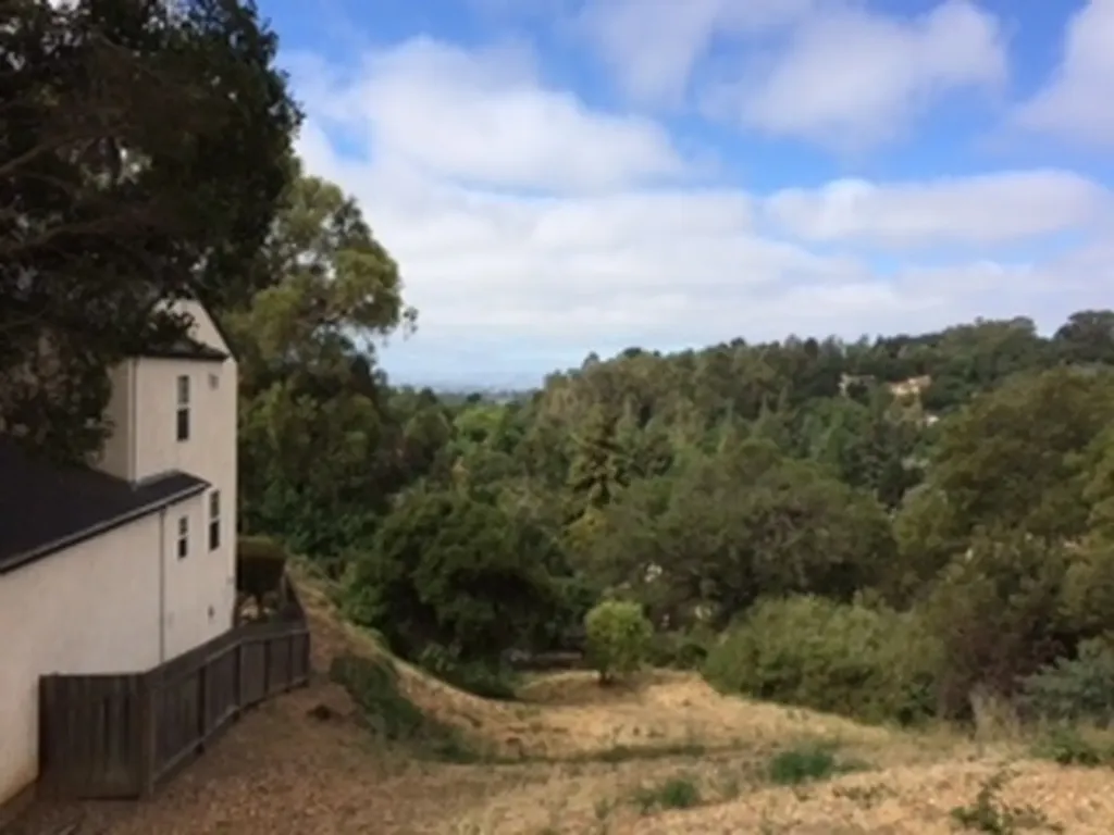 3257 Monterey Boulevard Oakland CA 94602