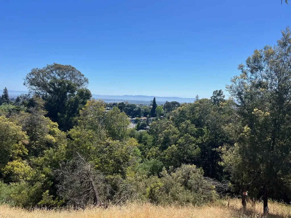 3257 Monterey Boulevard Oakland CA 94602