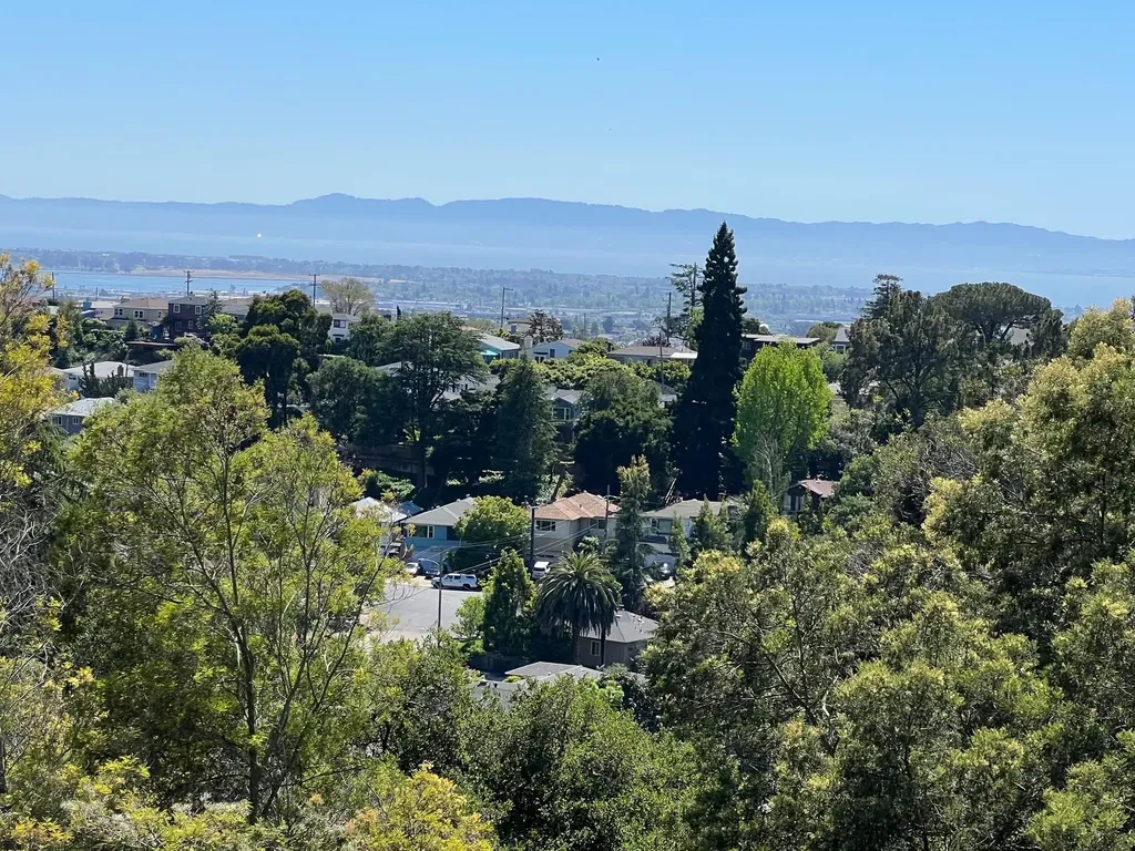3257 Monterey Boulevard Oakland CA 94602