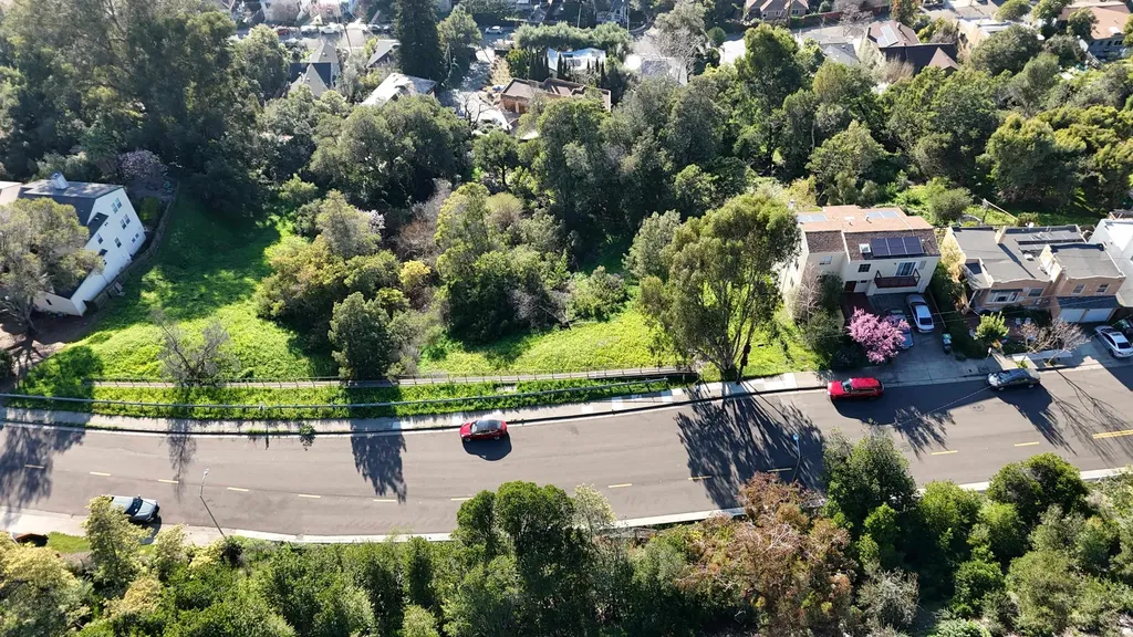 3257 Monterey Boulevard Oakland CA 94602