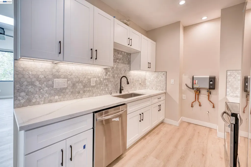 4202 Telegraph Avenue Oakland CA 94609