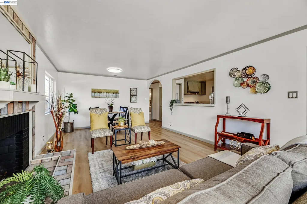 15344 Ruggles Street San Leandro CA 94579