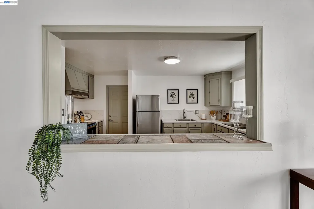 15344 Ruggles Street San Leandro CA 94579