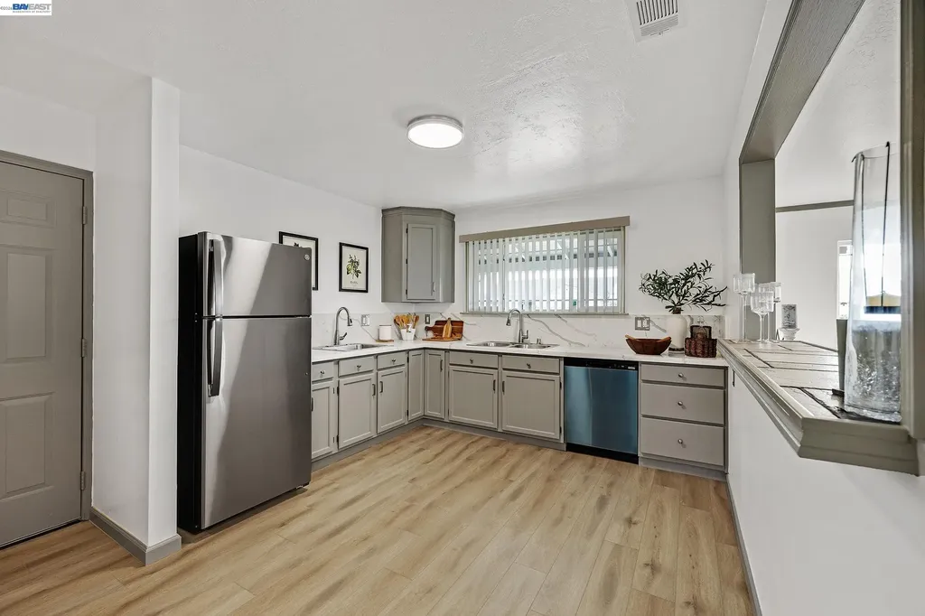 15344 Ruggles Street San Leandro CA 94579