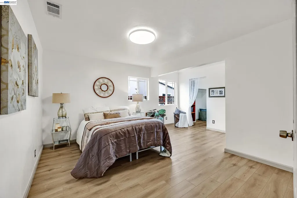15344 Ruggles Street San Leandro CA 94579