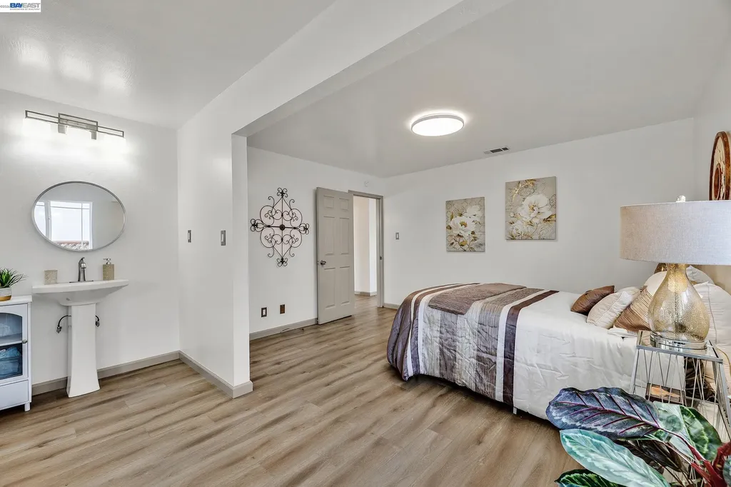 15344 Ruggles Street San Leandro CA 94579