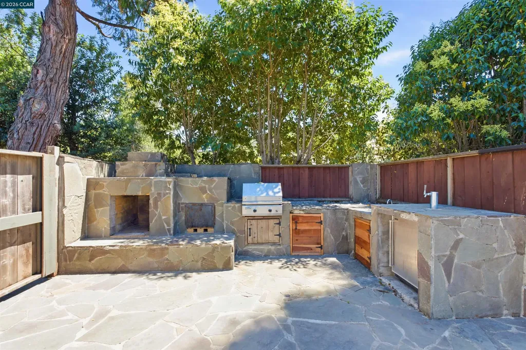 26929 Palomares Road Castro Valley CA 94552