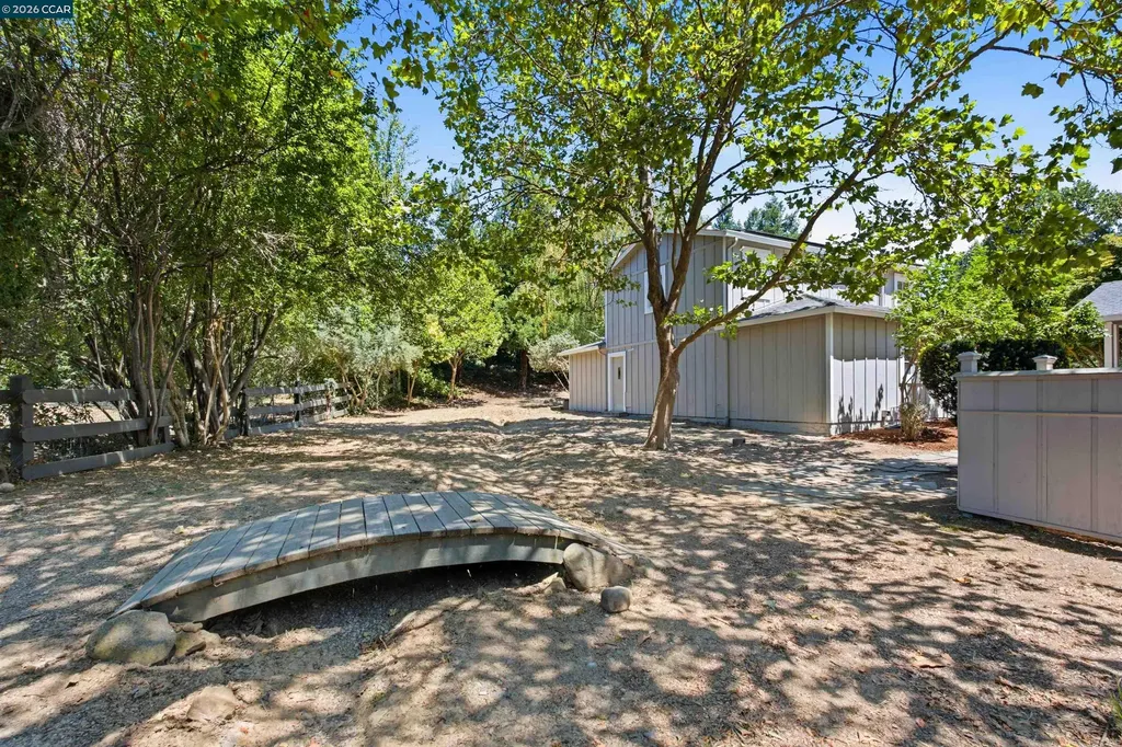 26929 Palomares Road Castro Valley CA 94552