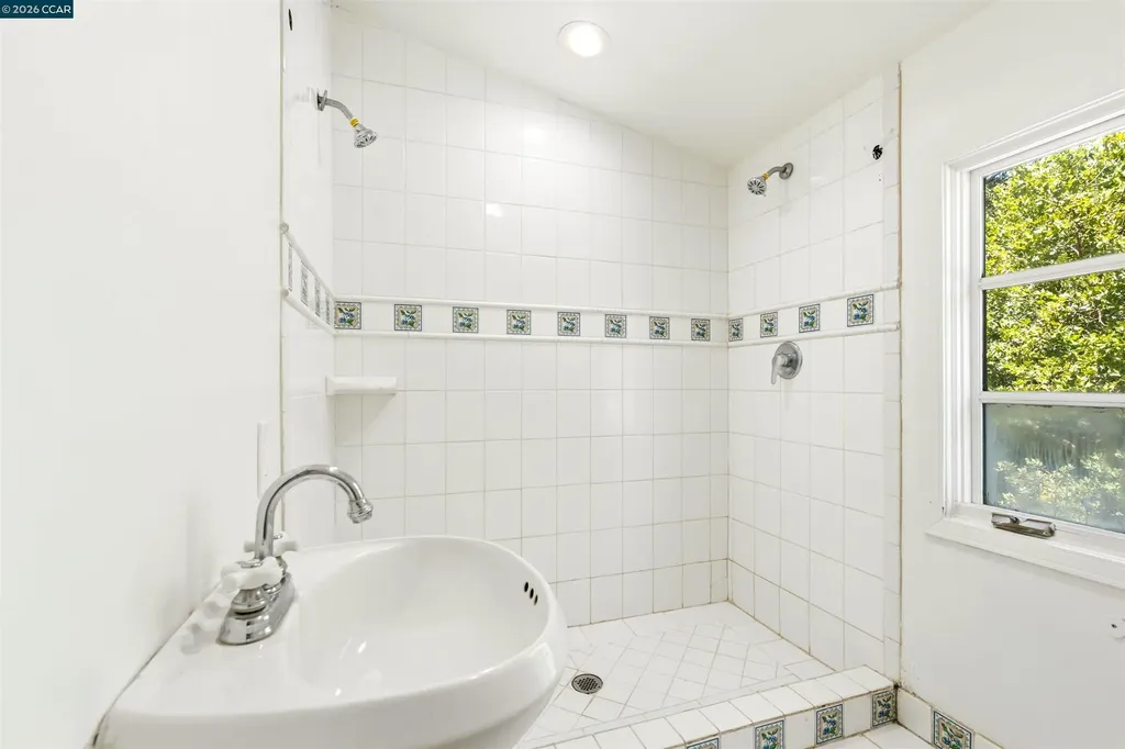 26929 Palomares Road Castro Valley CA 94552
