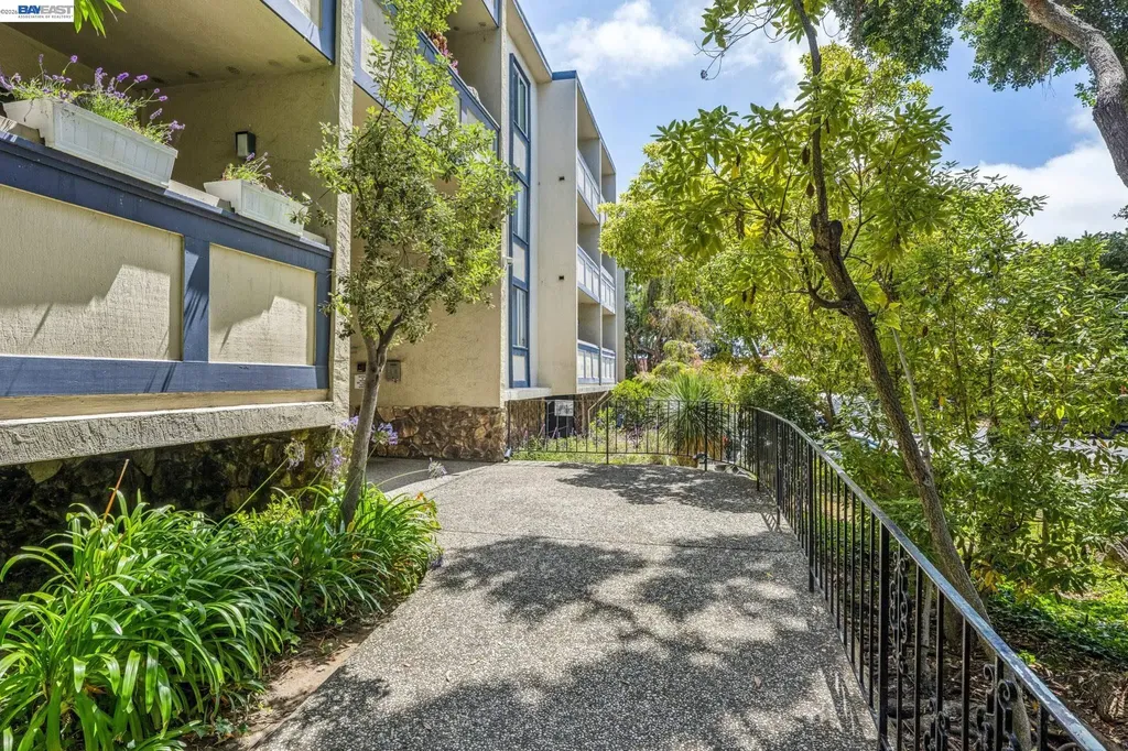 955 Shorepoint Court Alameda CA 94501