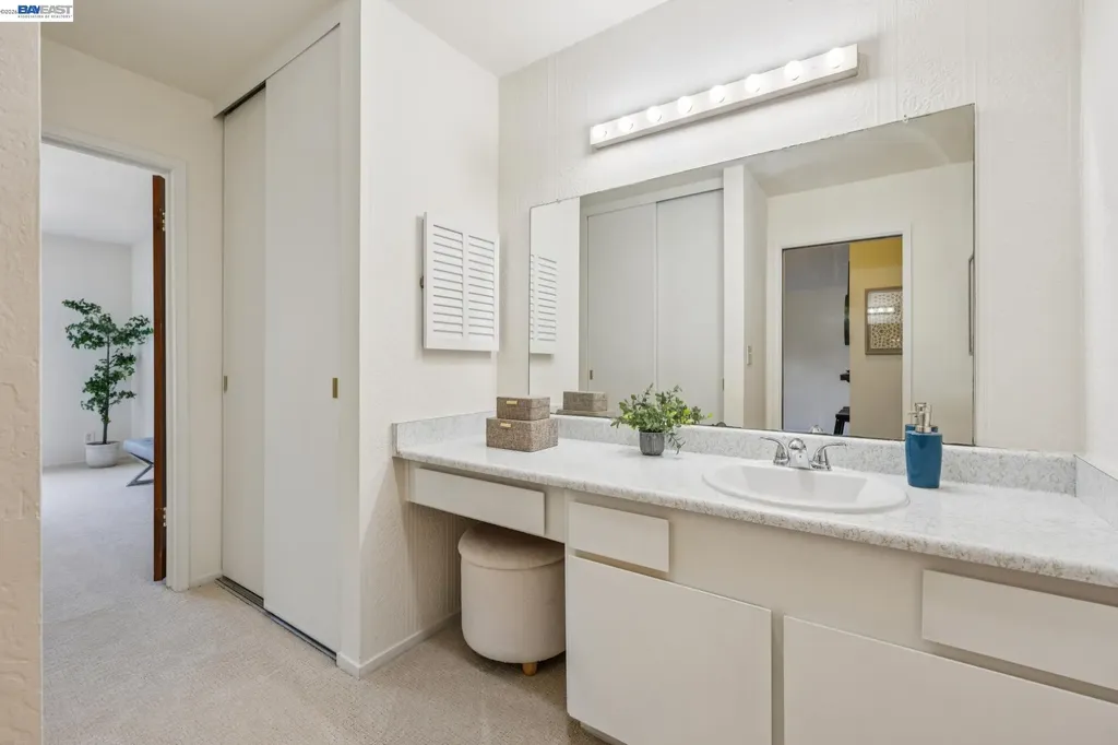 955 Shorepoint Court Alameda CA 94501