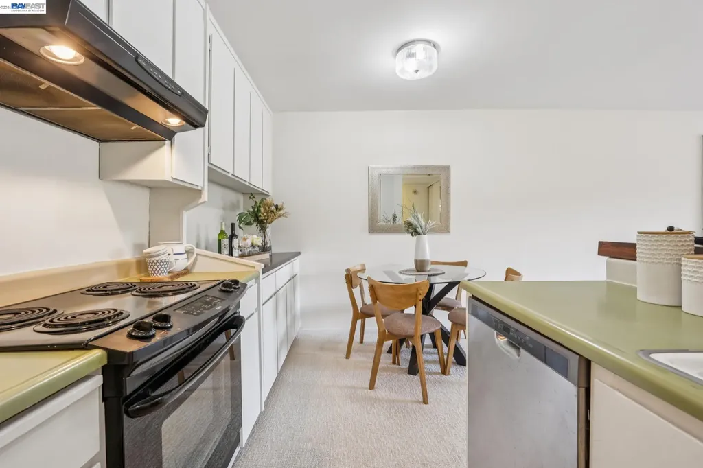 955 Shorepoint Court Alameda CA 94501